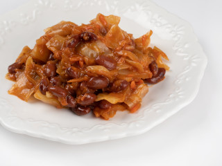 Капуста тушеная с фасолью